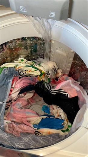 Ito ang best laundry pods para saken! Effective magtanggal ng amoy pawis at dumi, nakakaganda ng kulay ng damit, at di na kailangan magfabcon dahil nakakalambot na ito ng damit😍..#sudsustainablepods #switchtosuds #laundrypods #laundryday #cleantok #trending #viral #fyp #rodalenenavarro #reelsvideoシ #reelsfbviralシ #fbreels #fbreelsviral #reelstrending #reelsviralシ #reelsfbシ #reels | Rodalene Navarro