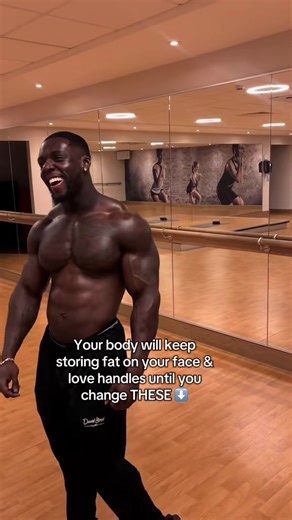 1️⃣ Your diet isn’t actually set up for fat loss Eating too little during the week, then overeating on weekends… or “eating healthy” but still in a calorie surplus. Fat loss requires a small, consistent deficit, not extremes. Crash dieting only teaches your body to hold onto stubborn fat. 2️⃣ You’re not lifting weights properly (or at all) Weights don’t just burn calories — they change your body shape. More muscle = higher metabolism, better insulin sensitivity, and less fat stored around the wa