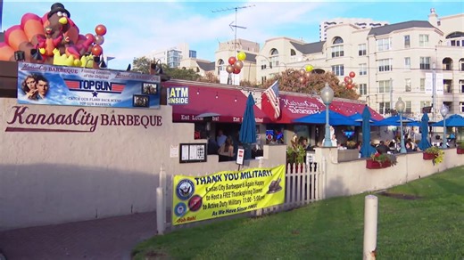 Kansas City Barbeque gives free Thanksgiving meals to military