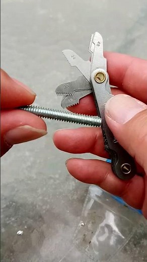 How to use a thread gauge. Tech Tips