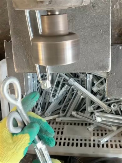 Assembly Process of Zinc-Plated Turnbuckle Hook/Eye