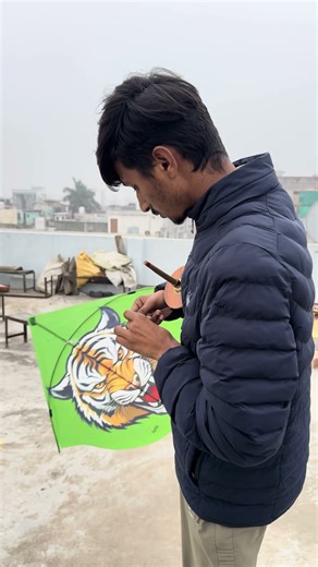 Sardi me patang fat gayi🪁😱#shorts #kiteflying #kite #patang