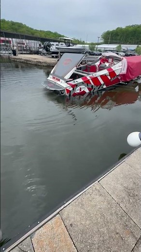1999 Cigarette Top Gun 38 High Performance Boat Idling