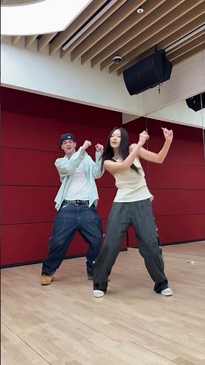 Tzuyu and Corbyn Besson "Blink" Dance Challenge 🤩🔥💃🕺 #DanceChallenge #Blink #Music