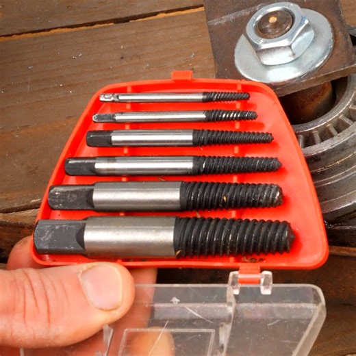 587K views · 488 reactions | How to remove rusty screw | MetDaan DIY | Facebook