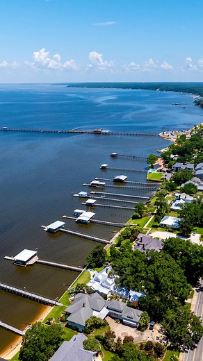 Fairhope truly is a special place with miles of coastline up and down Mobile Bay and beautiful views from just about any stop along the way 🙌 | J. Hartley Photo