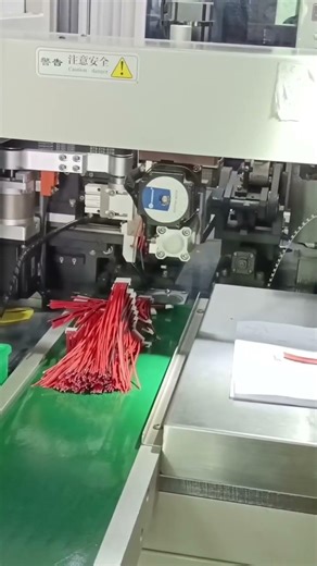 Full automatic wire cutting process ensures strict dimension control.#machine #cable #manufacturing
