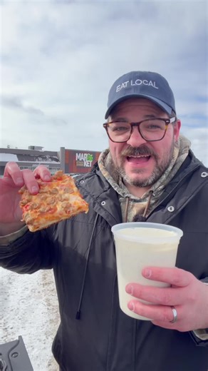 $34.99 Pizza & Wing Deal at Market 32