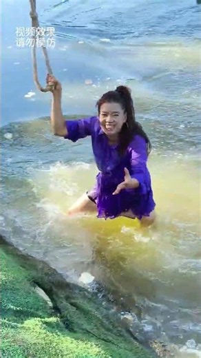 If you often walk by the river, how to avoid wet shoes? Even goddesses fail! #Swinging on water