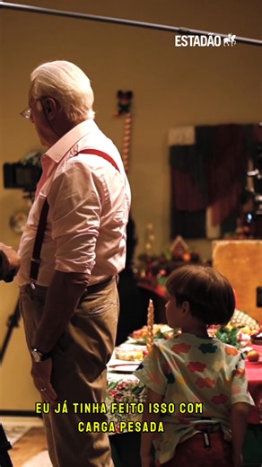 'MUNDO DA LUA' 🌙 Seriado que marcou época nos anos 1990 trará Lucas Silva e Silva como pai de uma menina que agora assume o gravador que leva ao mundo dos sonhos acordados. Para Antônio Fagundes, a produção é um convite para as pessoas largarem os celulares > https://bit.ly/45Ar0yF | Estadão