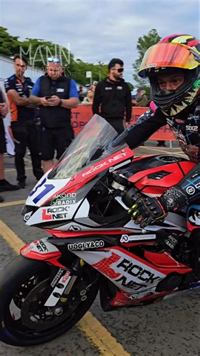 Start Line Rush Hour — Noise and Fumes Build at the Isle of Man TT