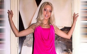 乌玛泽科思（Uma Zex）为斯洛伐克国家时尚杂志拍摄写真