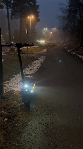 Exploring the DC Emoto Escooter: A Fun Ride!