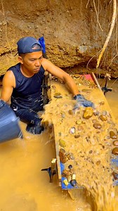 Viral,,Traditional miners harvest gold, gold material screening process #fypシ゚viralシ #misrawardiadventure #gold | Misrawardi adventure