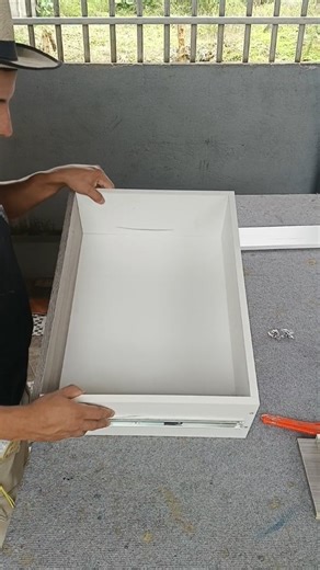 Jose Vasquez on Instagram: "Así de fácil elabore un cajón para ropero 🧑‍🔧"