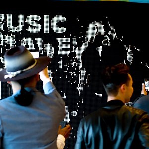 The Flip-Disc Display is a screen made up of thousands of magnetic flipping discs. Equipped with a 3D camera, the discs mirror movement and stop people in their tracks. Great for activations, conferences, brand announcements, and more. Rent one for your next big event! | Luster