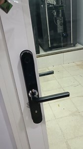 👉 Donc oui, dans les entreprises, on cherche à contrôler, tandis que dans les habitations, on cherche à sécuriser et simplifier l'accès | Darna Smart Lock