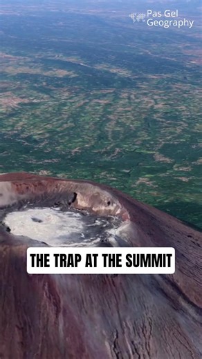 What’s Hidden Behind Mount Slamet’s Eternal Fog? Why Do So Many Hikers Get Lost? #shorts