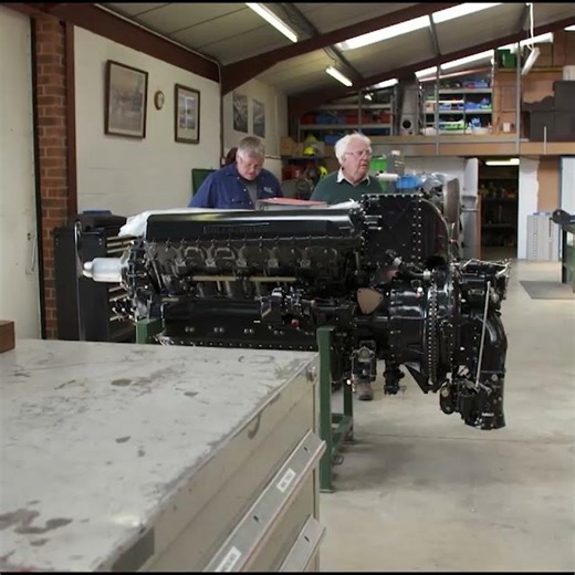World's Greatest Engines: Rebuilding a MERLIN 66 ENGINE for its original Spitfire #retro #aircraft