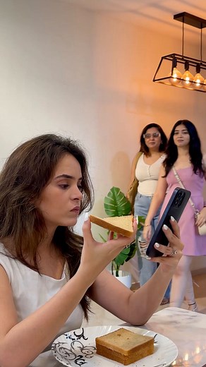 Simran Dhanwani on Instagram: "When your roomies are roasters 😒🥲 @lovebeautyandplanet_in #LoveBeautyAndPlanet #HairMask #HairSerum #FrizzFree #HairCare #explore #fyp #instareels #reelitfeelit #reels #roast #reelsinstagram"