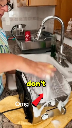 The Correct Way To Wash A Toaster 😭