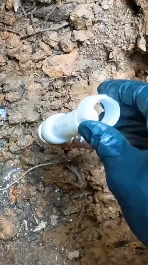 1.2K views | Repairing a broken PVC copper water service connection  #asmr #farmhousestyle #homedocor #plumber #plumbing #seasonaldecor #fireplace #diy-003 #spacesaving #powertools #falldecor | Paulette Benitez | Facebook