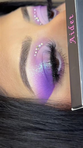 Created this look with @Sammyslashes11 x aidet1996 eyeshadow palette. Go shop yours link in bio use Cod Aidet for savings and entry to my giveaways#🙏 #purpleeyeshdaow #purplelook #SammysLashes11xAidet1996 #