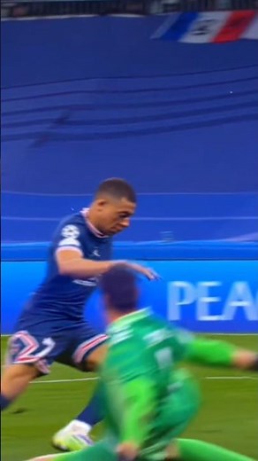 طرفدار بارسلونایی یا رئال مادرید؟ #فوتبال #رئال_مادرید #ریال_مادرید #بارسلونا