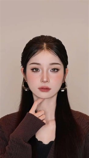 I tried the Asian freckle makeup for a round face. This makeup suits a round face quite we