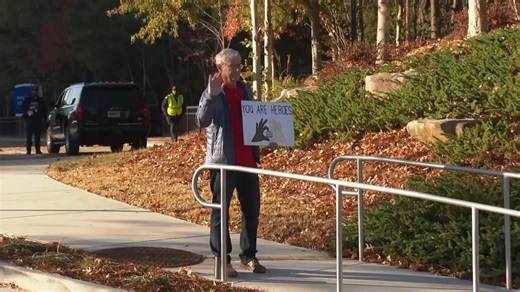 Former CDC worker on site as government workers return to duty