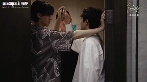 VIETSUB | HẬU TRƯỜNG EP.12 NGHỊCH ÁI Ba hai sắp ăn tươi nuốt sống má hai thì được cả ekip ra cứu =)))))))))) Anh vội cái gì hả anh dà? ❍ 𝐁𝐫𝐨𝐮𝐠𝐡𝐭 𝐭𝐨 𝐲𝐨𝐮 𝐛𝐲 𝐍𝐠𝐡𝐢̣𝐜𝐡 𝐀́𝐢 - 逆愛 𝐕𝐢𝐞𝐭𝐧𝐚𝐦 𝐅𝐚𝐧𝐩𝐚𝐠𝐞. 𝐏𝐥𝐞𝐚𝐬𝐞 𝐝𝐨𝐧'𝐭 𝐜𝐨𝐩𝐲. | Nghịch Ái - 逆愛 Vietnam Fanpage
