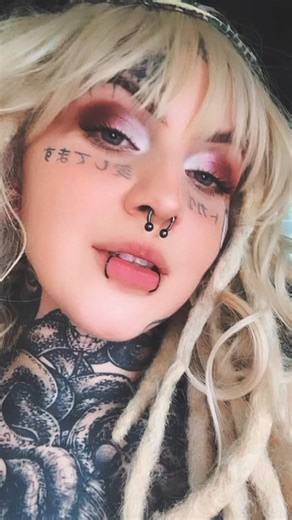 🔮🧚🏼‍♂️✨ #gypsy #selfie #fleetwoodmac #tattooedwomen #tattoos #mystical | Lou Eschenfelder