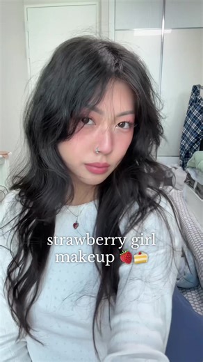 Strawberry Girl Makeup Tutorial using Fwee Pudding Pots