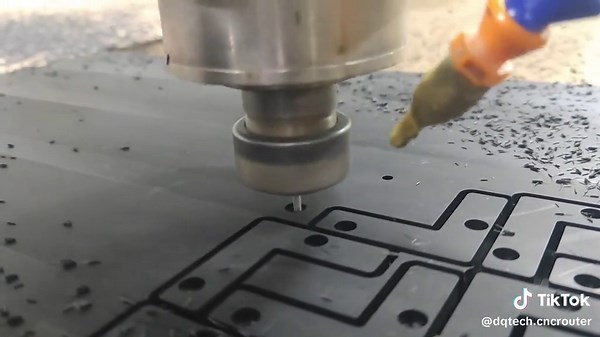 Automatic plastic board CNC engraving machine#acrylicengravingmachine #cncrouter #Highprecisionengravingmachine #Plasticboardengravingmachine #cncengravingmachine