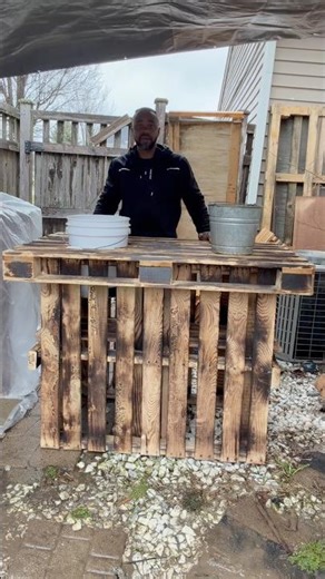 Building a Vegetable Washing Station | Pallet Wood #growyourownfood #gardening #diy