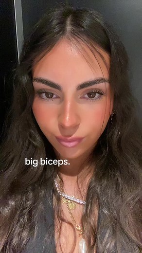 helena (@helena_xo22)’s videos with original sound - Akiii - kai