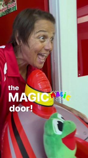 The magic door! #clamberclubactionsongs #actionsongs #kidsactionsongs #magic #itsmatic #whatsmagical