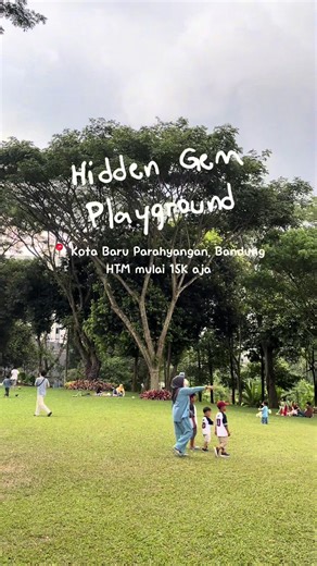Hidden gem outdoor playground terbaru di Bale Pare Kota Baru Parahyangan, Bandung yang kids friendly 👶🏻 Banyak aktivitas yang menarik buat anak, ada area pumptrack & bike park juga 🚲 Dengan HTM mulai dari 15k aja yang bisa ditukar dengan jus buah 🍹 📍 Bale Pare Bike Park, Kota Baru Parahyangan #kotabaruparahyangan #bikepark #placetogobandung #wisatabandung #wisatabandungbarat
