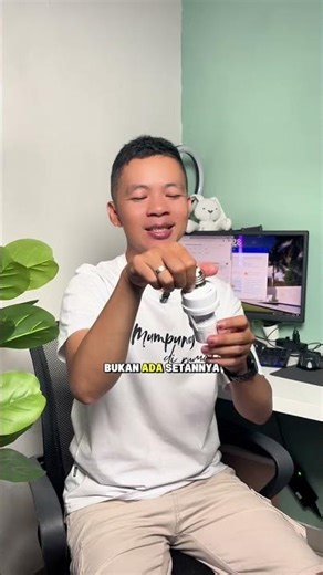 0666 Motion Sensor Light Bulb Fitting, more energy efficient because it only turns on when someon...