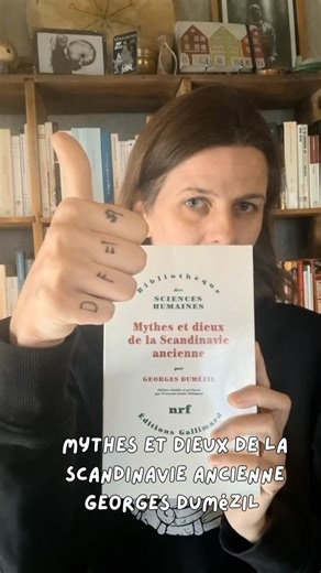 Quelques-unes des mes références secondaires et tertiaires sur les germano-scandinaves (du moins, celles qui sont tiktokables, beaucoup ne sont helas pas publiées en format papier). Et vous, quelles sont les vôtres ? | J A R A