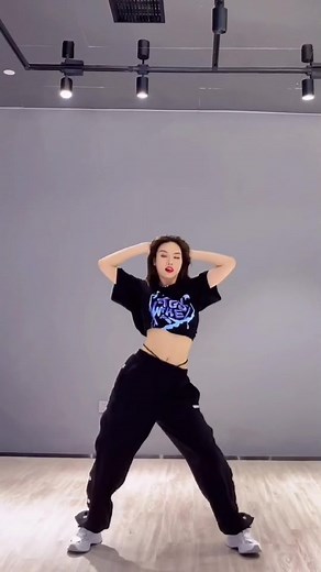 Asian Psy Gentleman Dance