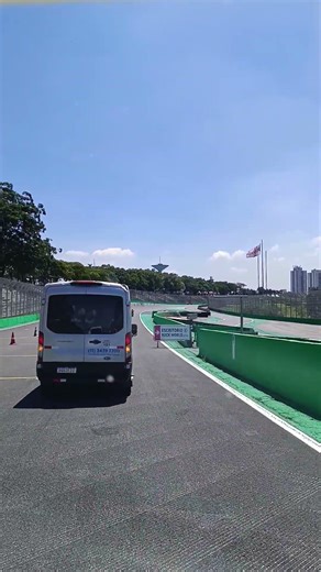 Na pista Airton Senna