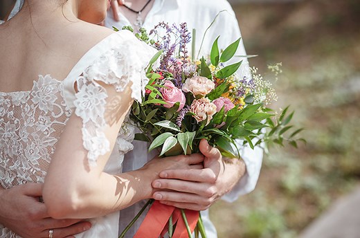 AAAの楽曲を結婚披露宴で流すならコレ！プロフィールムービーやシーン別のおすすめBGM