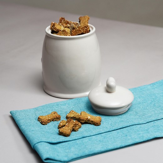 Our three-ingredient homemade dog biscuits are perfect for both training and as a special treat. Find out how to make your own here. | Battersea