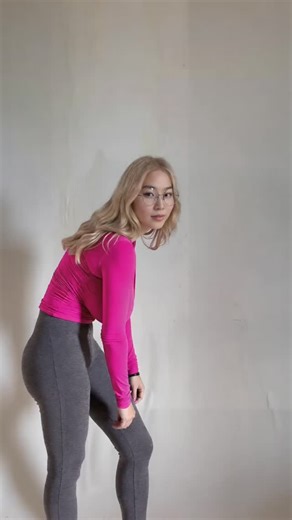 Jabs zone🥊 on Instagram: "@kimiyoonn is testing your pause game 😍 her ♥️💙 is free 🤫"