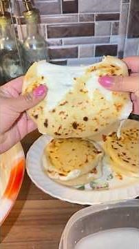 Have you ever had the traditional El Salvadoran dish of pupusas? 🇸🇻🤷🏽‍♂️