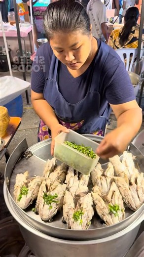 Must-try spicy fish head tom yum, incredibly flavorful soup #tomyum #fishheadtomyum #market #food