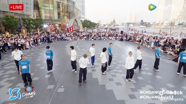 Watch LIVE Busking Performance by GOT7 on CHUANG Asia