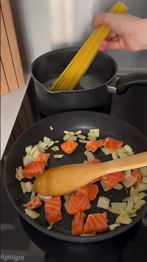 Simple, efficace et gourmand, ces pâtes au saumon c'est tout ce qu'on aime !