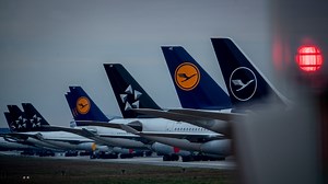 Lufthansa Plans Job Cuts, More COVID Testing to Boost Customer Confidence